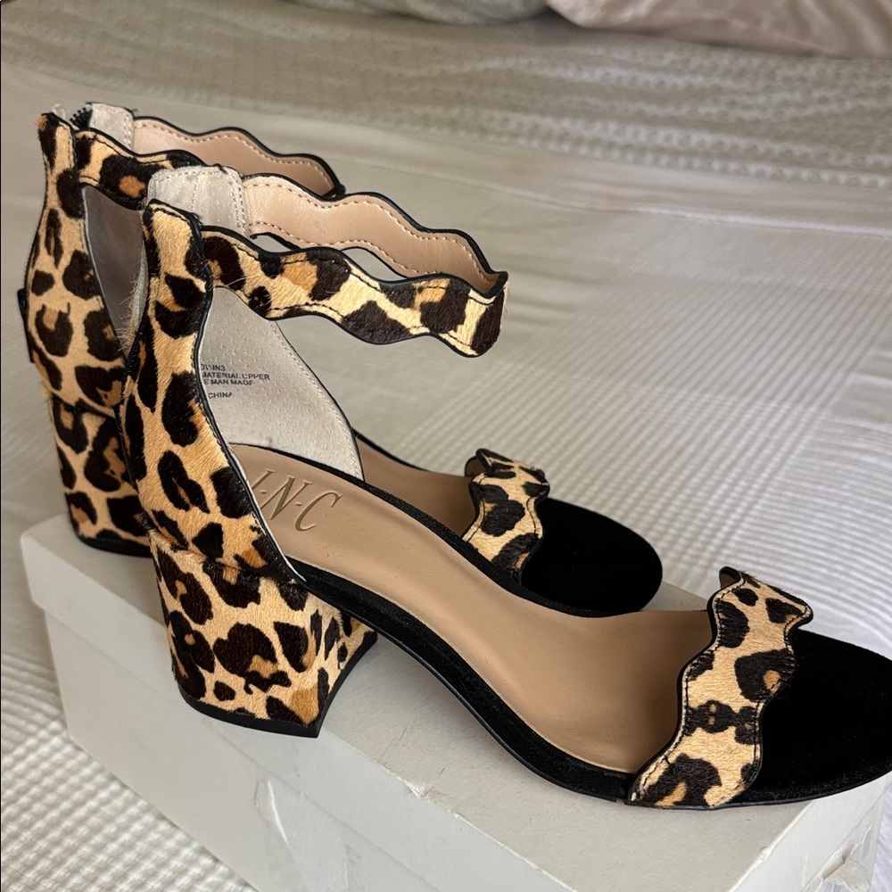 INC Womens Hadwin Tan Ankle Scallop Comfort Heel Sandals  Shoes.